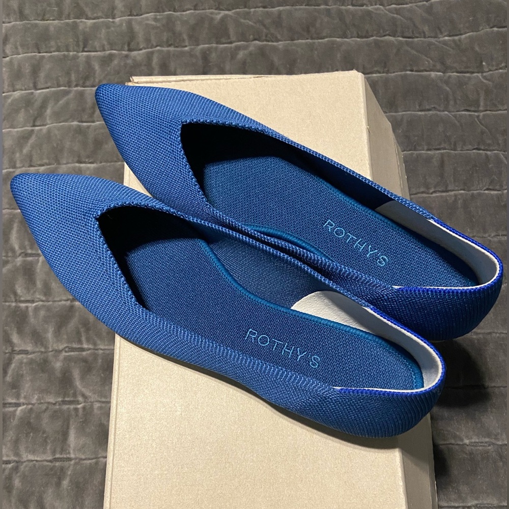Rothy’s “The Point” ballet flat in Deep Ocean color size 10 - Picture 2 of 5